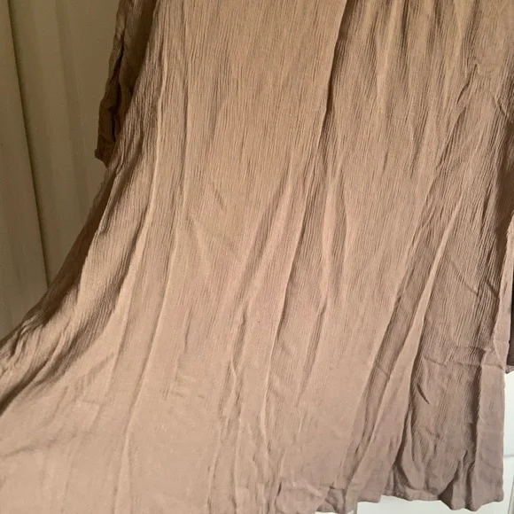 She + Sky Brown Relaxed Ruffled Tunic - Picture 7 of 8